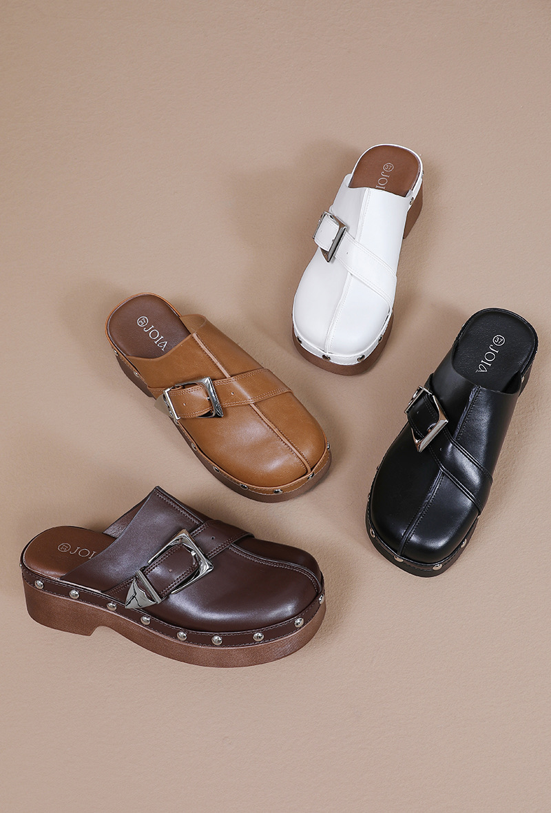 Loafers and flats