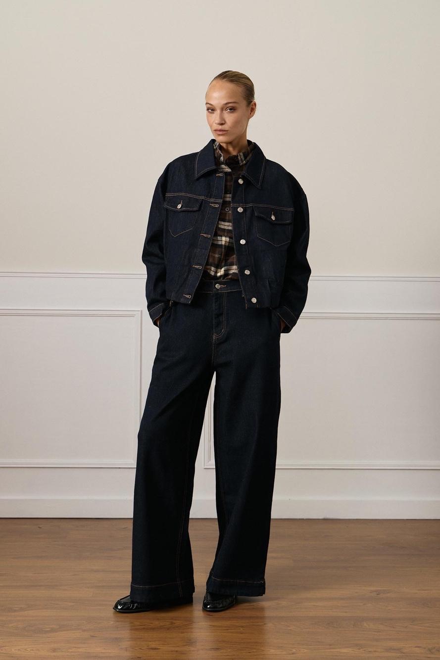 Wide-Leg High-Waist Jeans