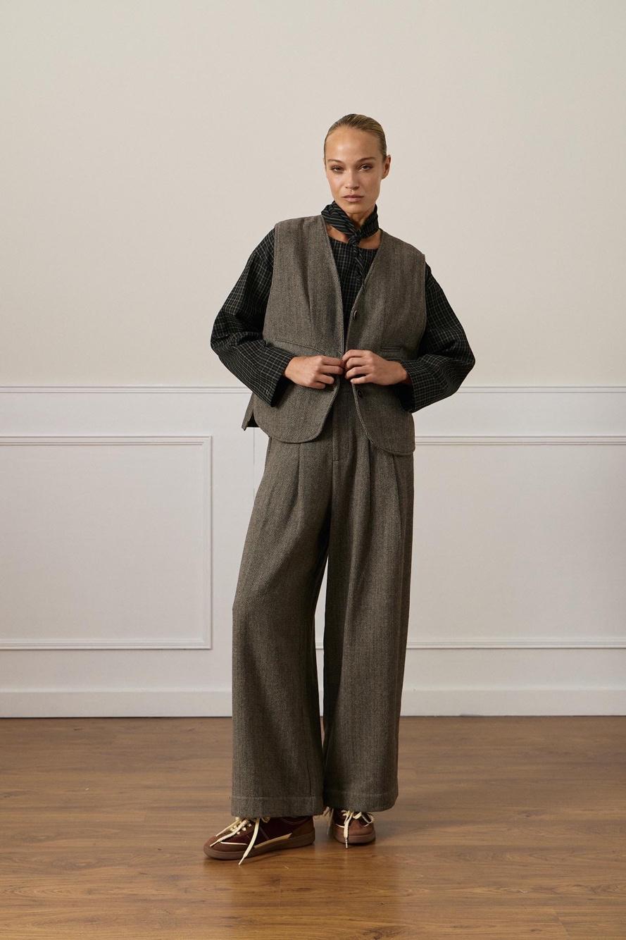 Pleated Wide‑Leg Trousers