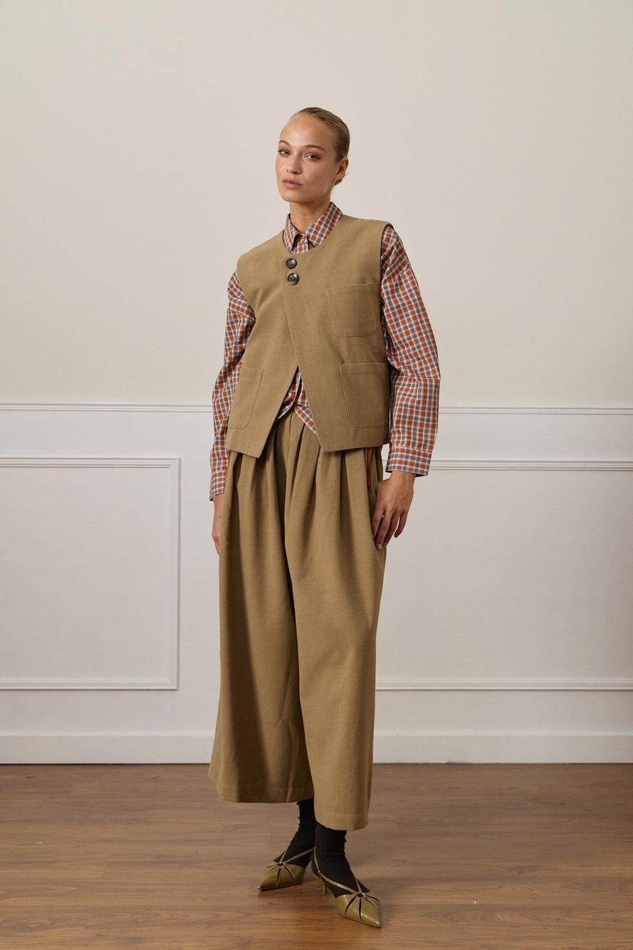 Straight Vest with Pockets