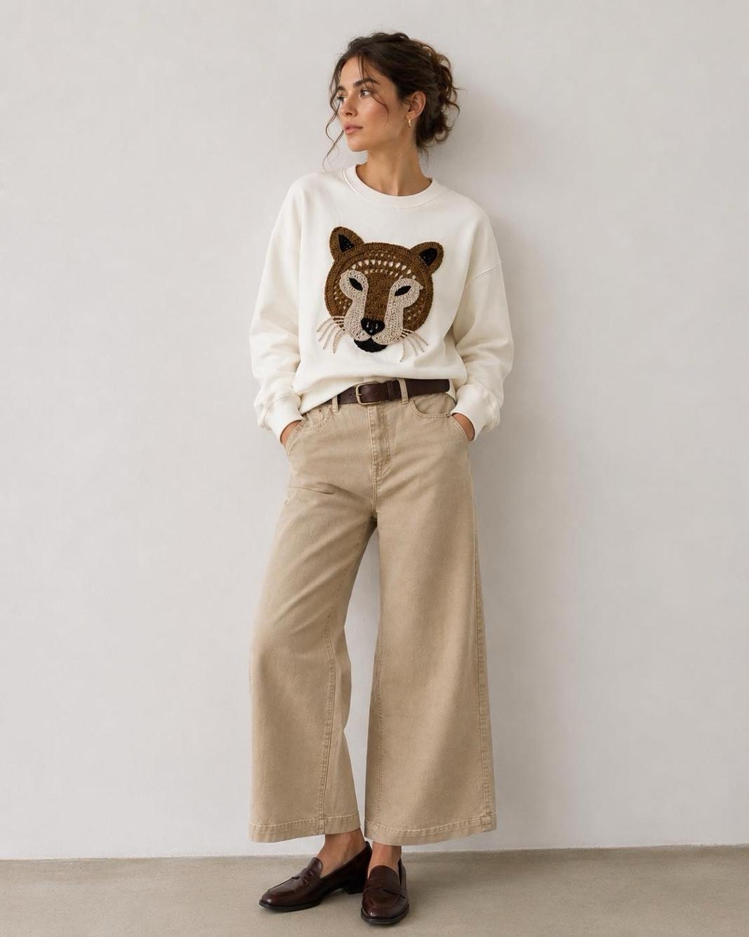 Relaxed Sweatshirt with Embroidery