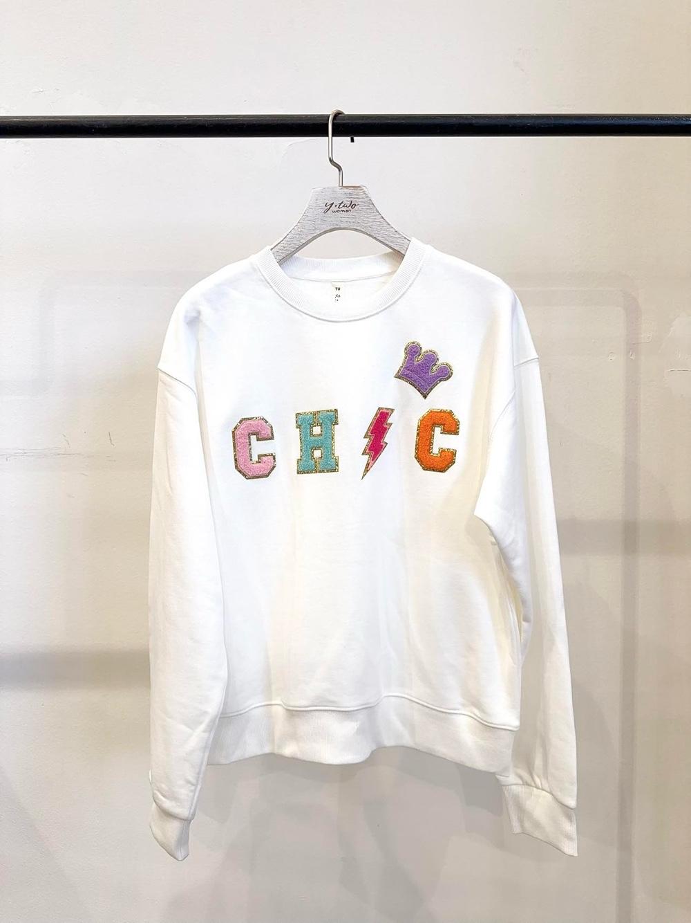 Relaxed Sweatshirt with Patch Details