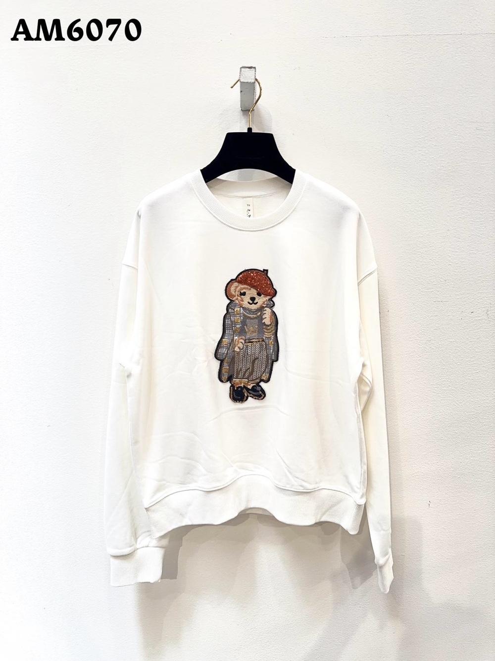 Oversized Sweatshirt with Appliqué