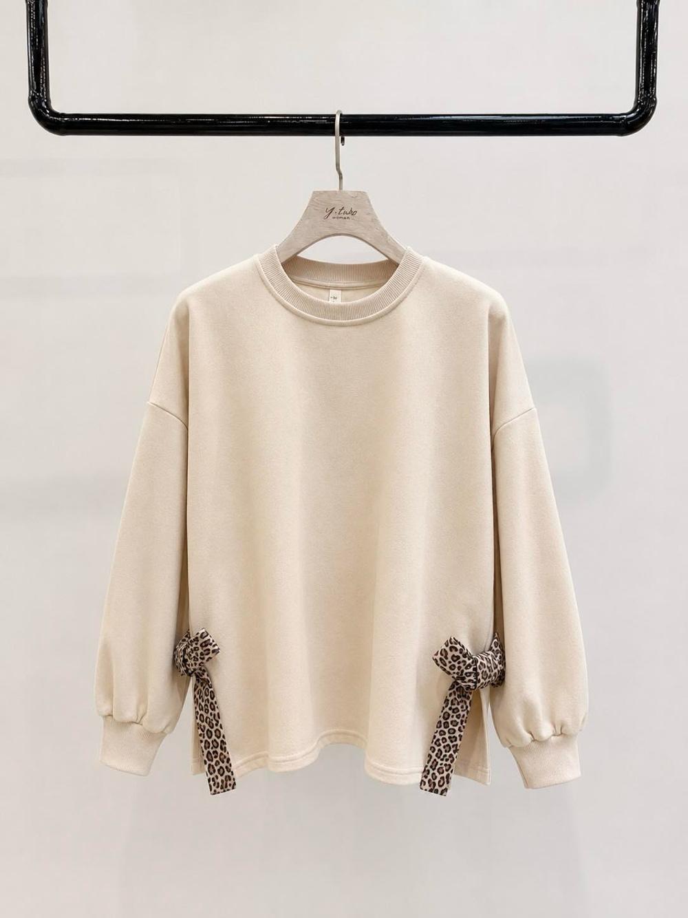 Oversized Sweatshirt with Bows