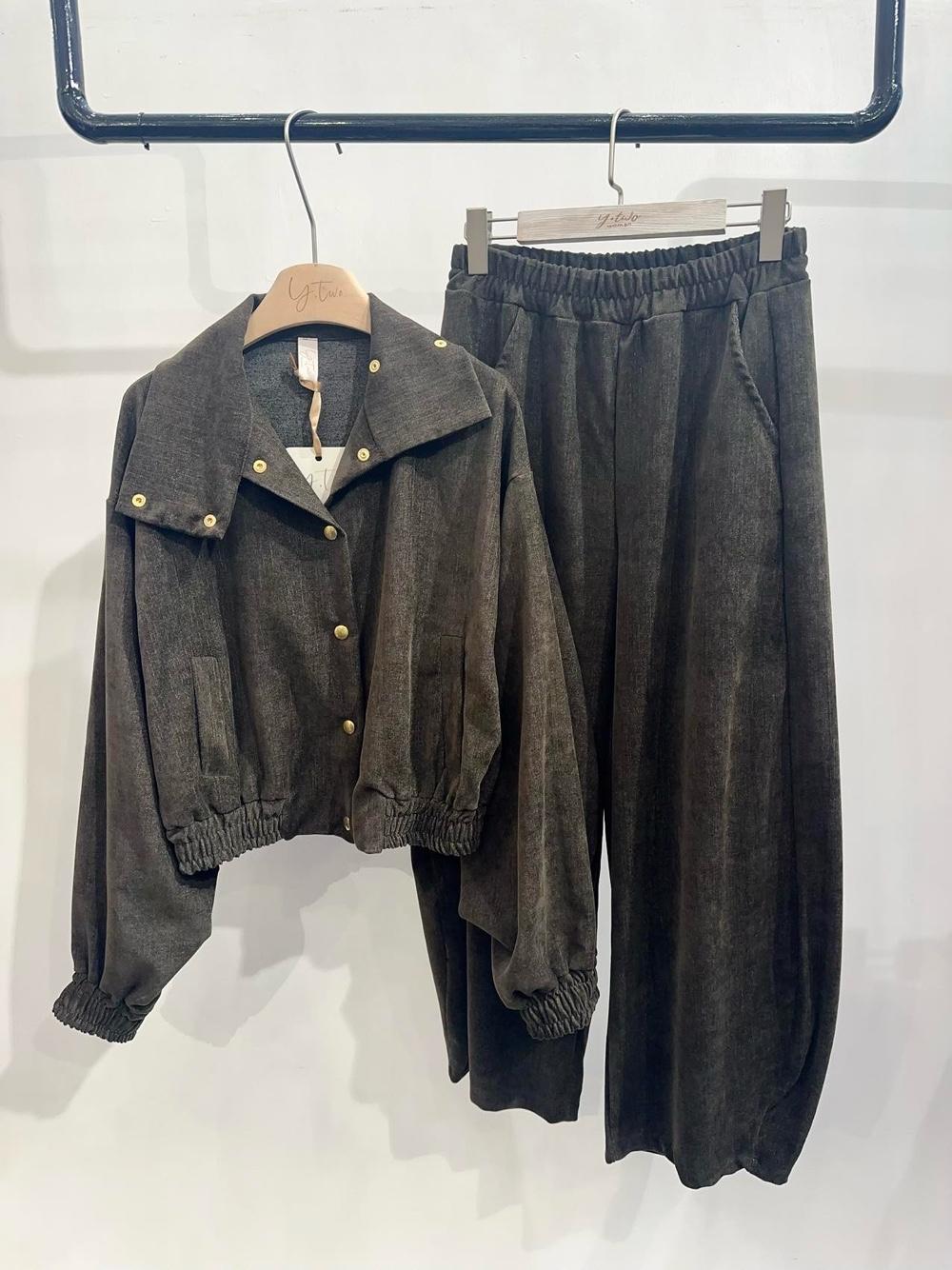 Wide Pleated Trousers